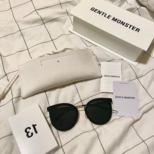 Gentle Monster MERLYNN 01 Black Sunglasses